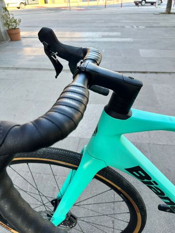 Used Bianchi Impulso PRO 2026 2026 Road & Gravel, Blue — image 3 of 6