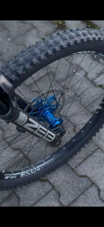 Forbidden Dreadnought GX LTD Team 2023 2023 Mountainbike usato, Blu — immagine 5 di 6