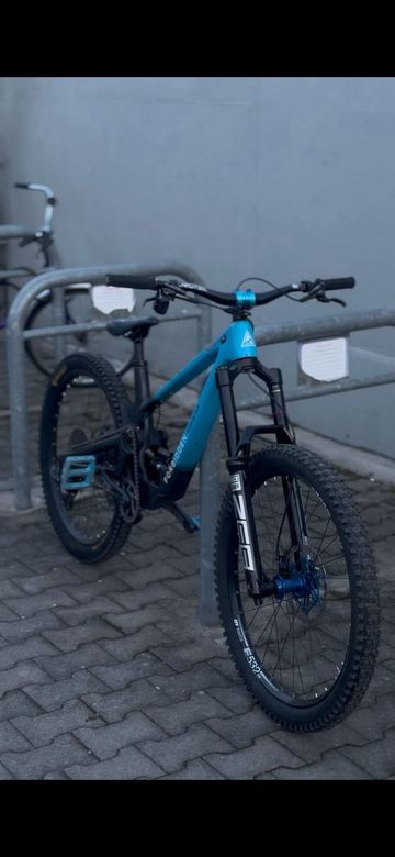 Forbidden Dreadnought GX LTD Team 2023 2023 Mountainbike usato, Blu — immagine 1 di 6