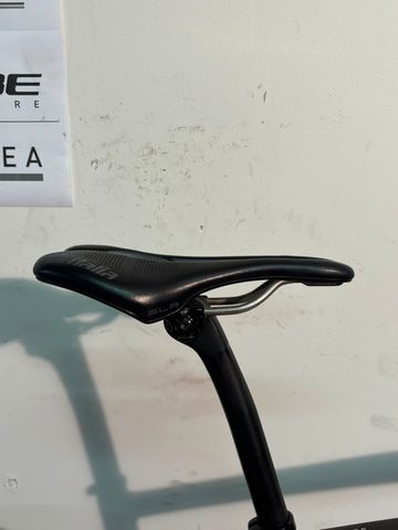 Używany Specialized Diverge Comp Carbon 2022 2022 Road & Gravel — zdjęcie 9 z 12