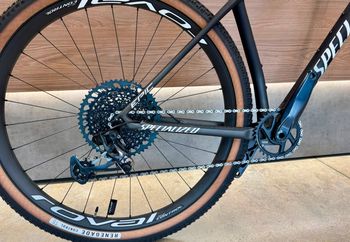 Used Specialized Epic Hardtail Expert 2022 2022 Mountainbike, Black, 29 — image 3 of 6