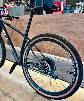 Used Specialized Epic Hardtail Expert 2022 2022 Mountainbike, Black, 29 — image 4 of 6