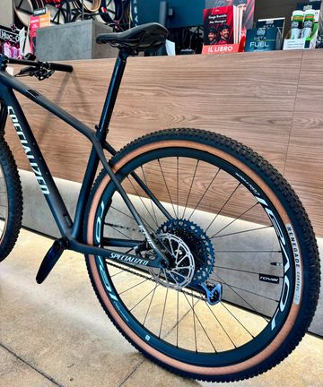 Used Specialized Epic Hardtail Expert 2022 2022 Mountainbike, Black, 29 — image 4 of 6