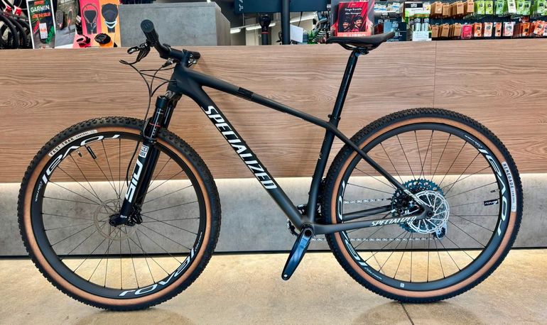 Used Specialized Epic Hardtail Expert 2022 2022 Mountainbike, Black, 29 — image 2 of 6