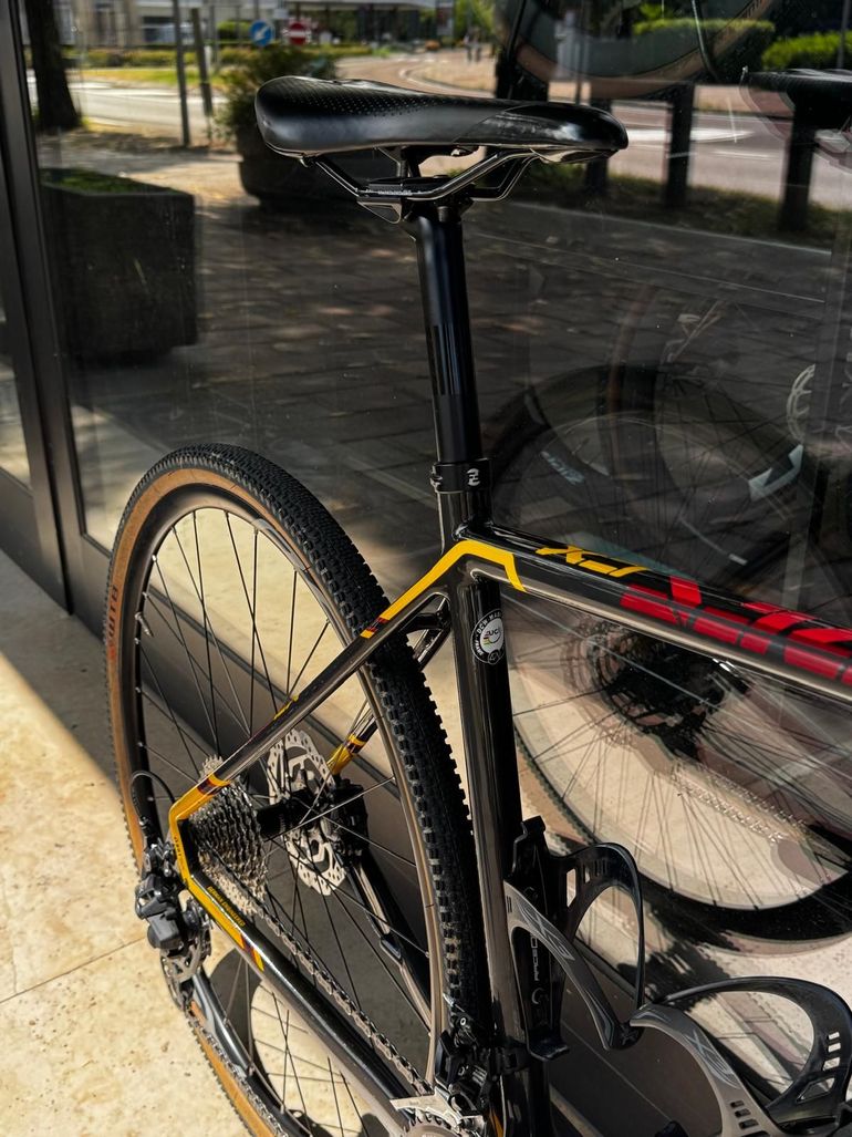 Used Focus Mares Shimano GRX 2022 Road & Gravel, Black — image 4 of 17