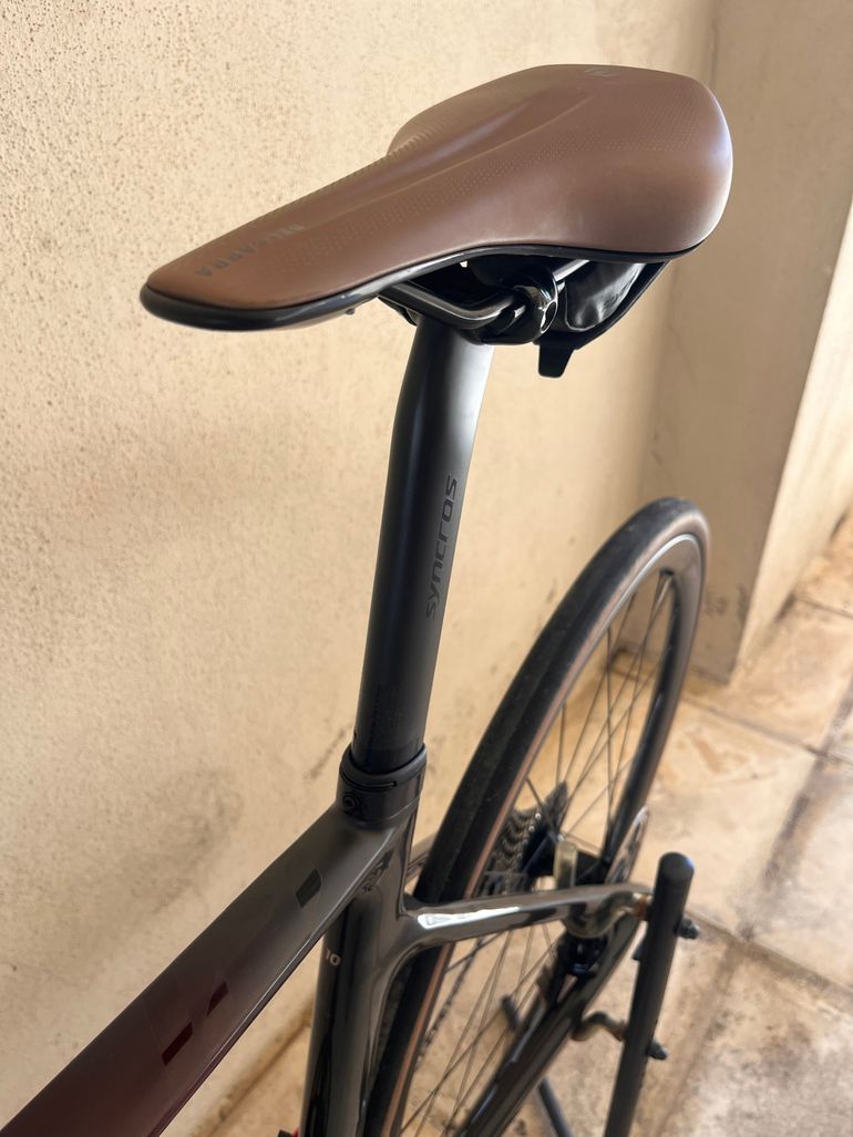 Used Scott Addict RC 10 2024 2024 Road & Gravel, Black — image 9 of 19