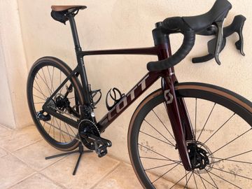 Gebrauchtes Scott Addict RC 10 2024 2024 Road & Gravel, Schwarz — Bild 11 von 19