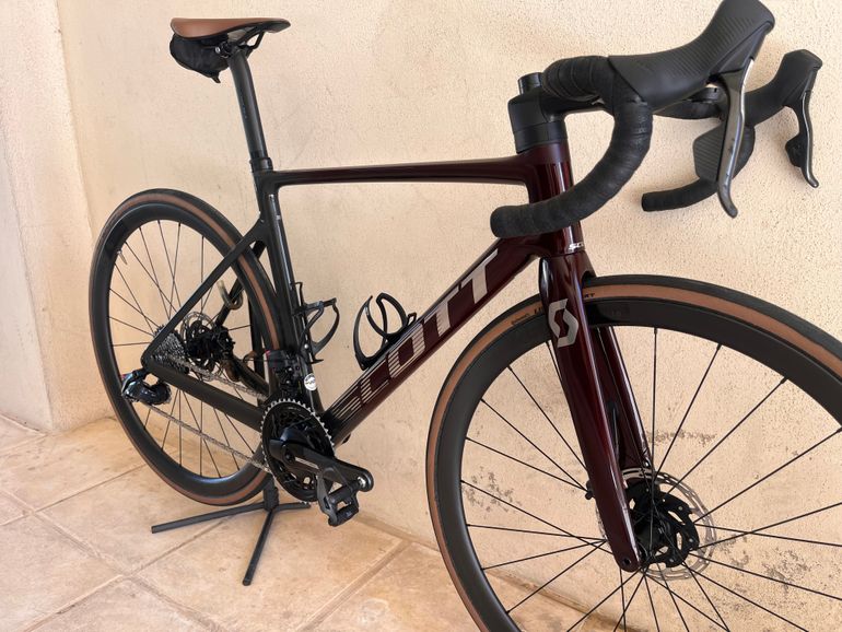 Used Scott Addict RC 10 2024 2024 Road & Gravel, Black — image 11 of 19