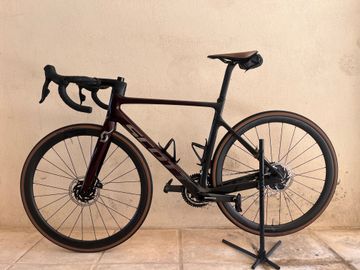 Used Scott Addict RC 10 2024 2024 Road & Gravel