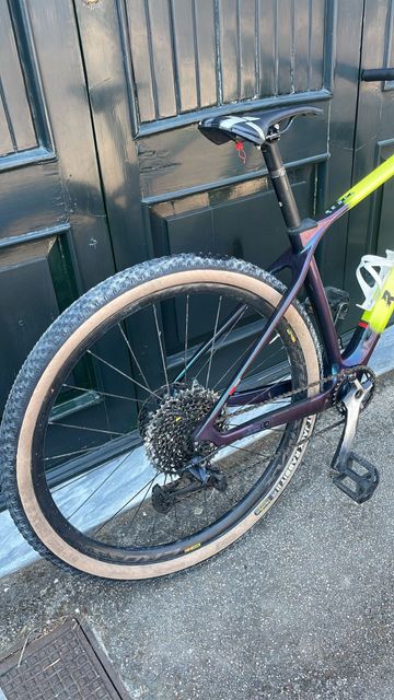 Used Rebel Custom Shimano XTR 2023 Mountainbike, Purple — image 2 of 3