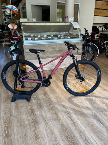 Used Liv Tempt Shimano Altus 2025 Mountainbike, Red — image 1 of 5