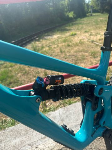 Used Yeti SB165 T2 FLOAT X2 2021 2021 Mountainbike, Blue, 27.5 — image 3 of 6