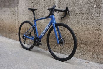 Używany BMC Roadmachine TWO 2024 2024 Road & Gravel — zdjęcie 3 z 17