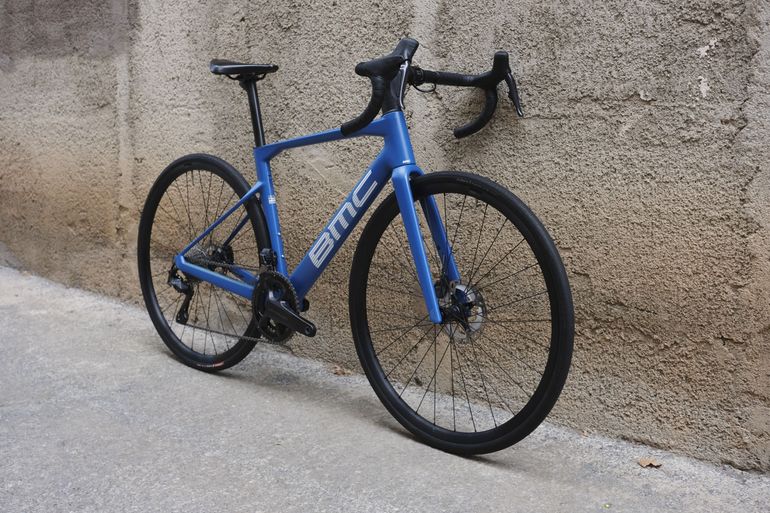 Używany BMC Roadmachine TWO 2024 2024 Road & Gravel — zdjęcie 3 z 17