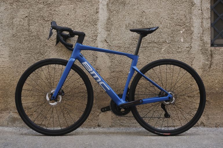 Używany BMC Roadmachine TWO 2024 2024 Road & Gravel — zdjęcie 5 z 17