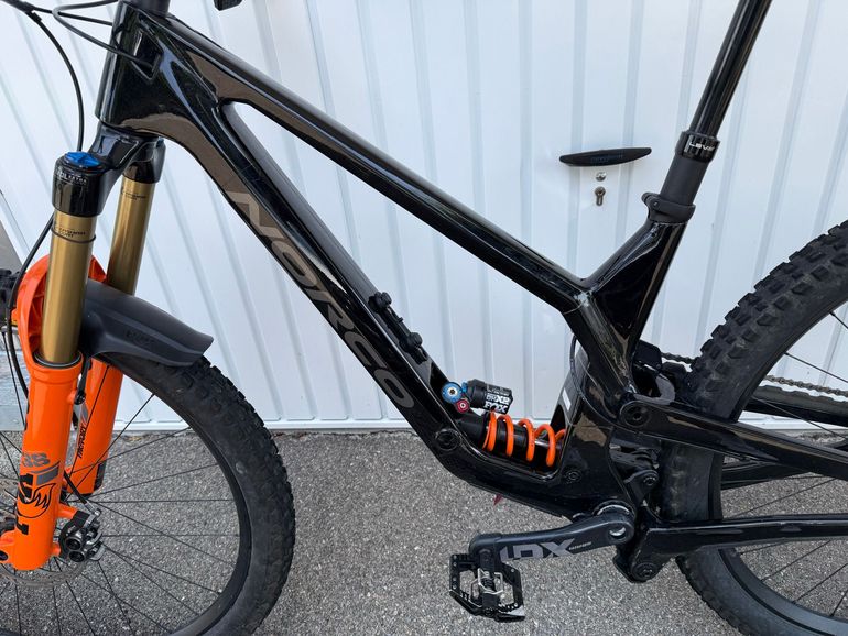 Used Norco Range C1 2023 2023 Mountainbike, Black — image 5 of 11