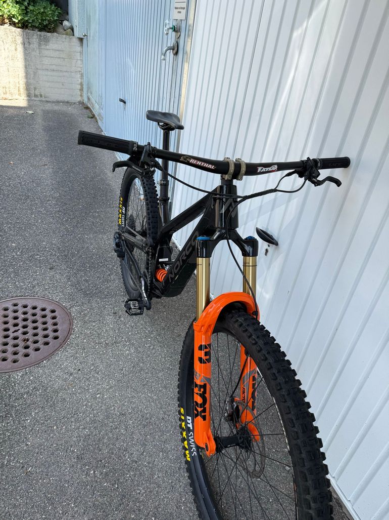 Used Norco Range C1 2023 2023 Mountainbike, Black — image 8 of 11