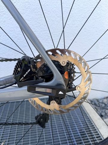 Canyon Ultimate CF SL 7 Disc 2022 2022 Road & Gravel usato, Grigio chiaro — immagine 10 di 10