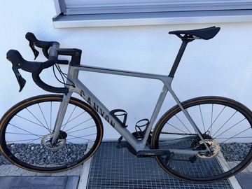 Canyon Ultimate CF SL 7 Disc 2022 2022 Road & Gravel usato, Grigio chiaro — immagine 9 di 10