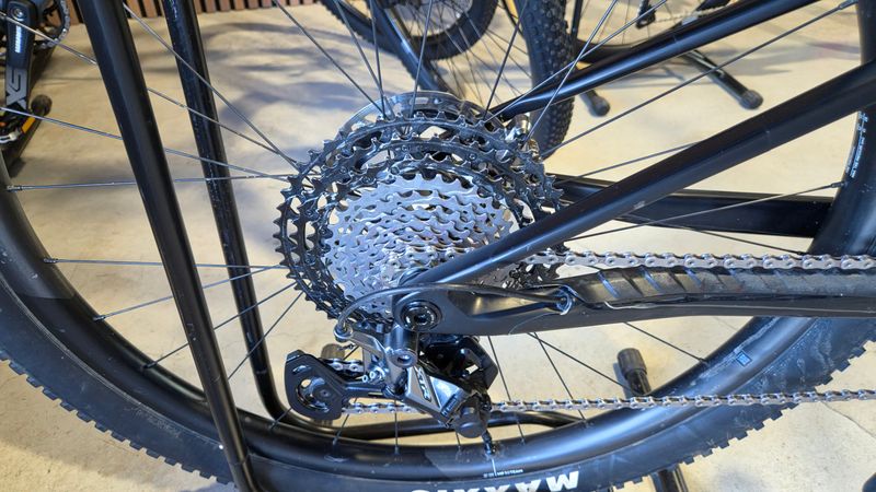 Brugt Orbea OIZ M-TEAM 2023 2023 Mountainbike — billede 2 af 9