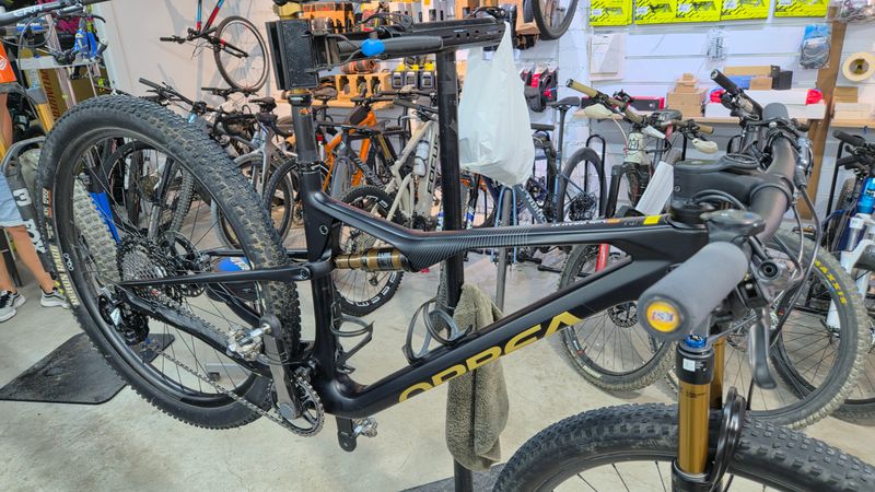 Brugt Orbea OIZ M-TEAM 2023 2023 Mountainbike — billede 6 af 9