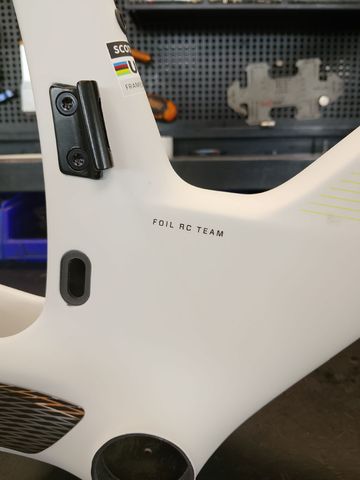 Used Scott Foil RC 30 2024 Frameset 2024 Road & Gravel, White — image 4 of 5