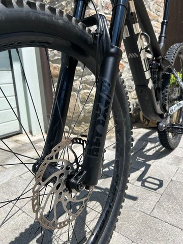 Used Trek Fuel EX 9.7 2022 2022 Mountainbike, Black — image 11 of 16