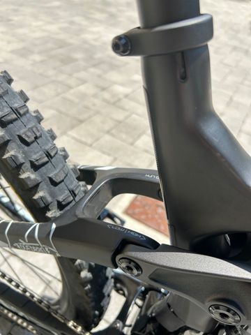 Used Trek Fuel EX 9.7 2022 2022 Mountainbike, Black — image 10 of 16