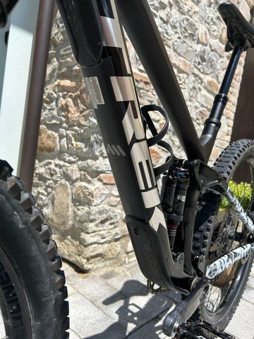 Used Trek Fuel EX 9.7 2022 2022 Mountainbike, Black — image 5 of 16