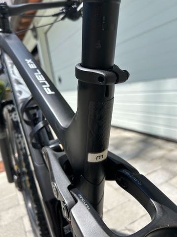 Used Trek Fuel EX 9.7 2022 2022 Mountainbike, Black — image 14 of 16