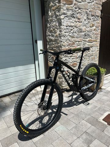 Used Trek Fuel EX 9.7 2022 2022 Mountainbike, Black — image 8 of 16