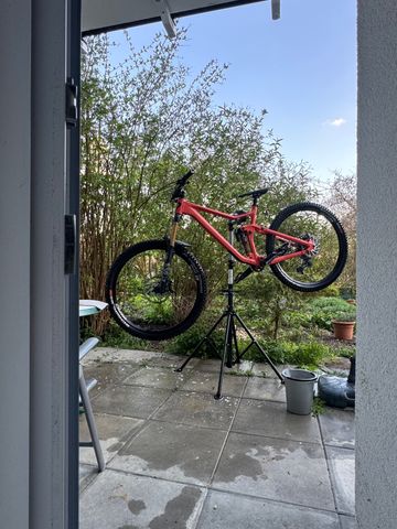 Used Rose Root Miller 3 2025 2025 Mountainbike, Red, 29 — image 1 of 3