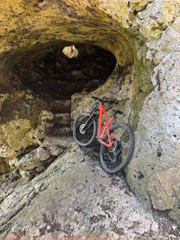 Used Rose Root Miller 3 2025 2025 Mountainbike, Red, 29 — image 2 of 3