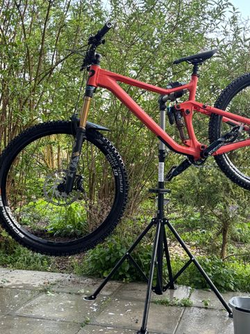 Used Rose Root Miller 3 2025 2025 Mountainbike, Red, 29 — image 3 of 3