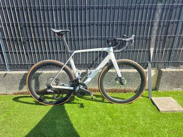 Używany Trek Madone Shimano Ultegra Di2 2025 Road & Gravel