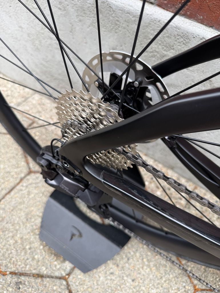 Used Pinarello Dogma Shimano Ultegra Di2 2024 Road & Gravel, Black — image 9 of 14