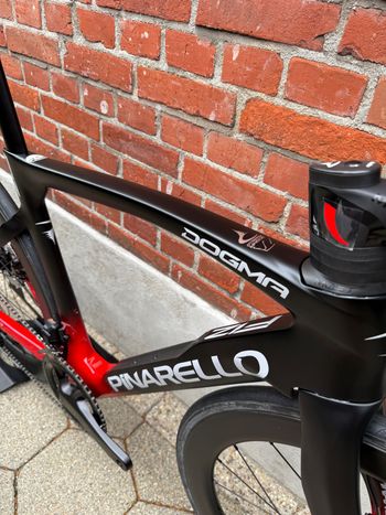 Tweedehands Pinarello Dogma Shimano Ultegra Di2 2024 Road & Gravel — afbeelding 8 van 16