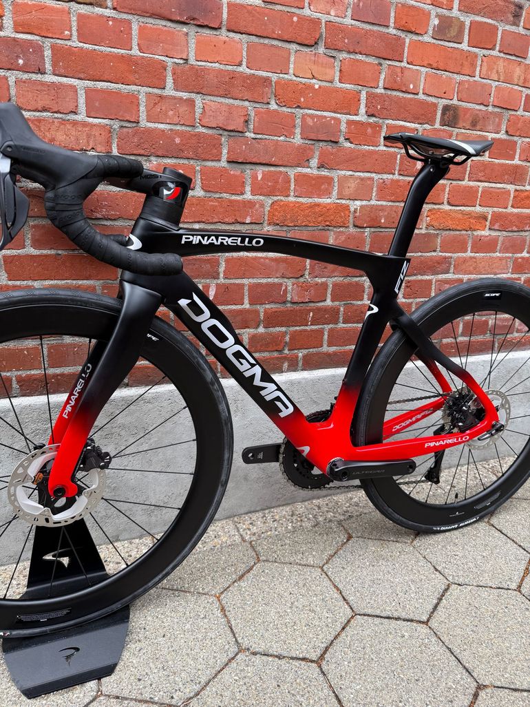 Tweedehands Pinarello Dogma Shimano Ultegra Di2 2024 Road & Gravel — afbeelding 13 van 16