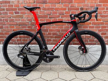 Pinarello Dogma Shimano Ultegra Di2 2024 Road & Gravel usato
