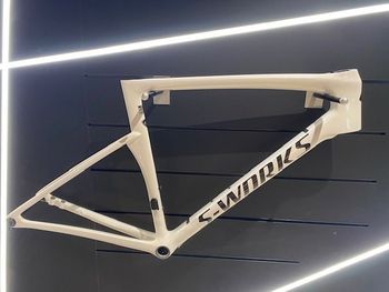 Specialized S-Works Tarmac SL9 - GLOSS WHITE SILVER METALLIC / OBSIDIAN METALLIC Frameset 2027 Route & Gravel d'occasion