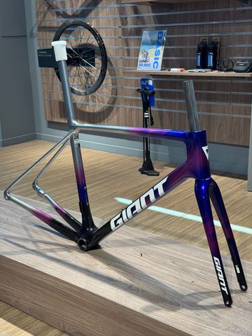Gebrauchtes Giant TCR Advanced SL Team Frameset 2026 Frameset 2026 Road & Gravel, Violett — Bild 3 von 3