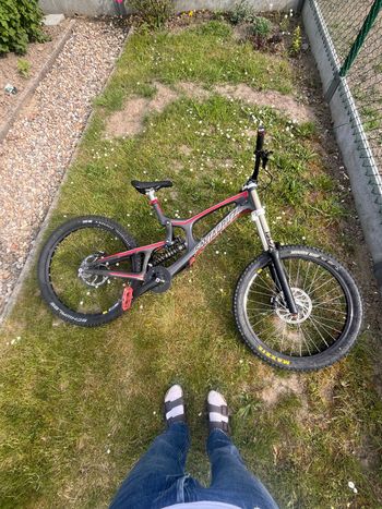 Used Santa Cruz V10 Shimano XTR 2017 Mountainbike, Red — image 2 of 7
