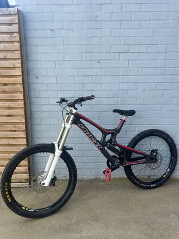 Used Santa Cruz V10 Shimano XTR 2017 Mountainbike, Red — image 5 of 7