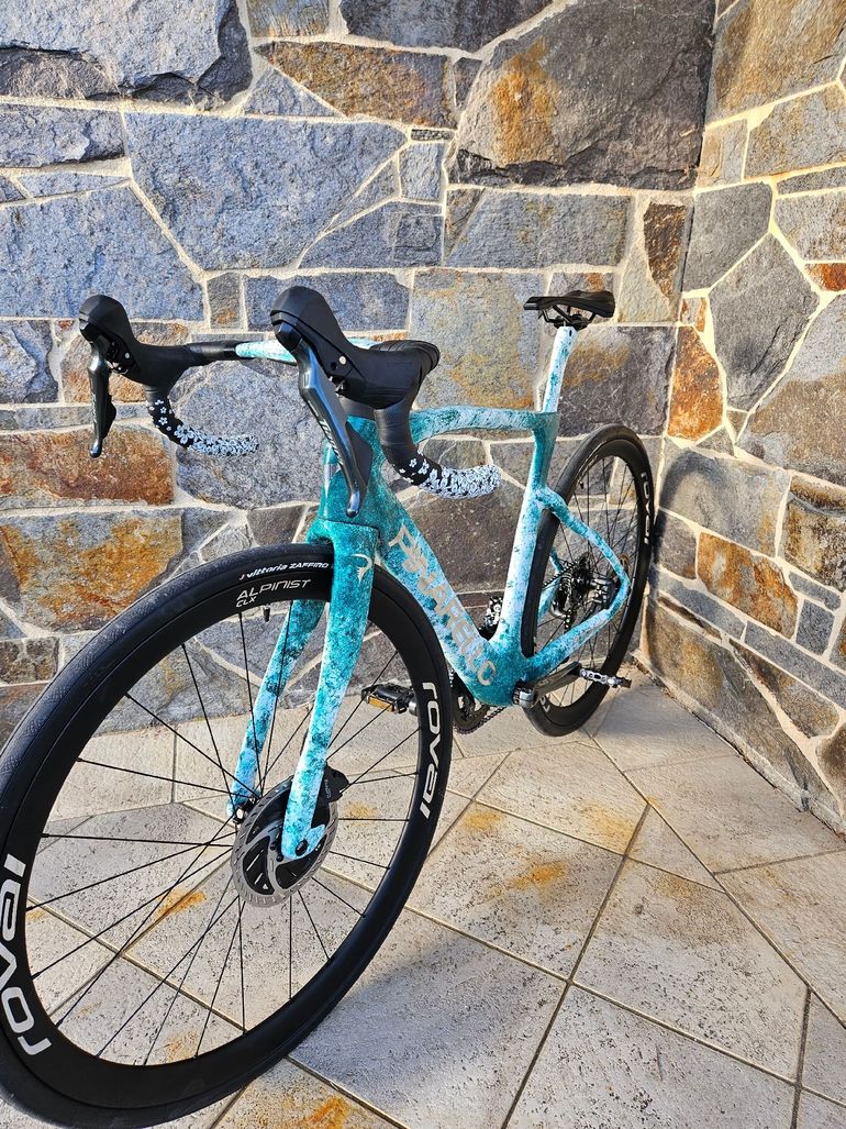 Brugt Pinarello Dogma Shimano Tiagra 2025 Road & Gravel — billede 2 af 7