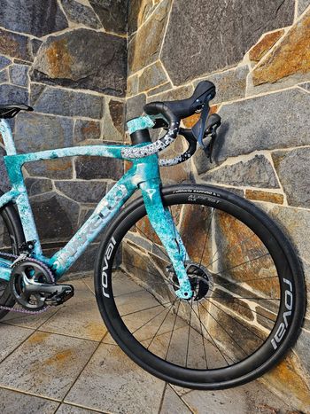 Brugt Pinarello Dogma Shimano Tiagra 2025 Road & Gravel — billede 5 af 7