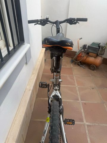 Used DECATHLON Custom Shimano Deore XT 2010 Mountainbike, Orange — image 7 of 10