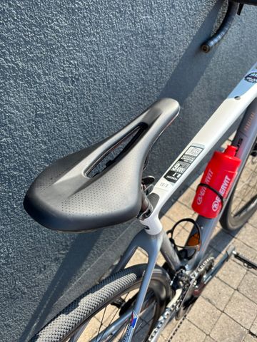Used Focus PARALANE 8.7 2024 2024 Road & Gravel, Light Gray — image 9 of 11