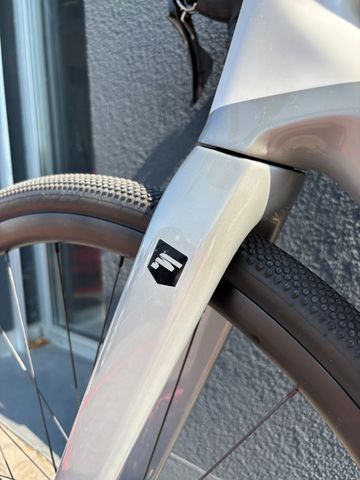 Used Focus PARALANE 8.7 2024 2024 Road & Gravel, Light Gray — image 10 of 11
