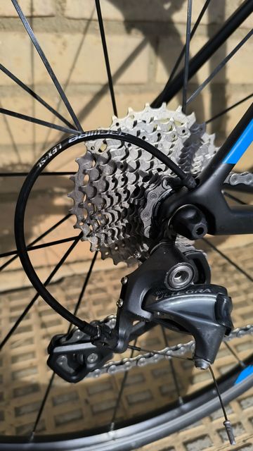 CUBE ATTAIN GTC Race 2017 2017 Road & Gravel usato, Blu — immagine 8 di 10