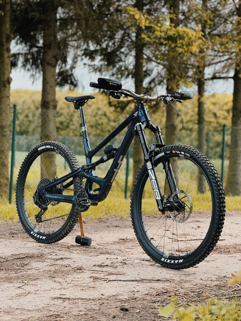 Brugt YT Industries Capra UNCAGED 12 29 2023 2023 Mountainbike — billede 2 af 11